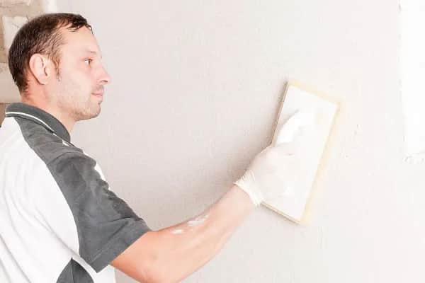 Schimmel und Feuchtigkeit im Haus professionell entfernen in Oldenburg