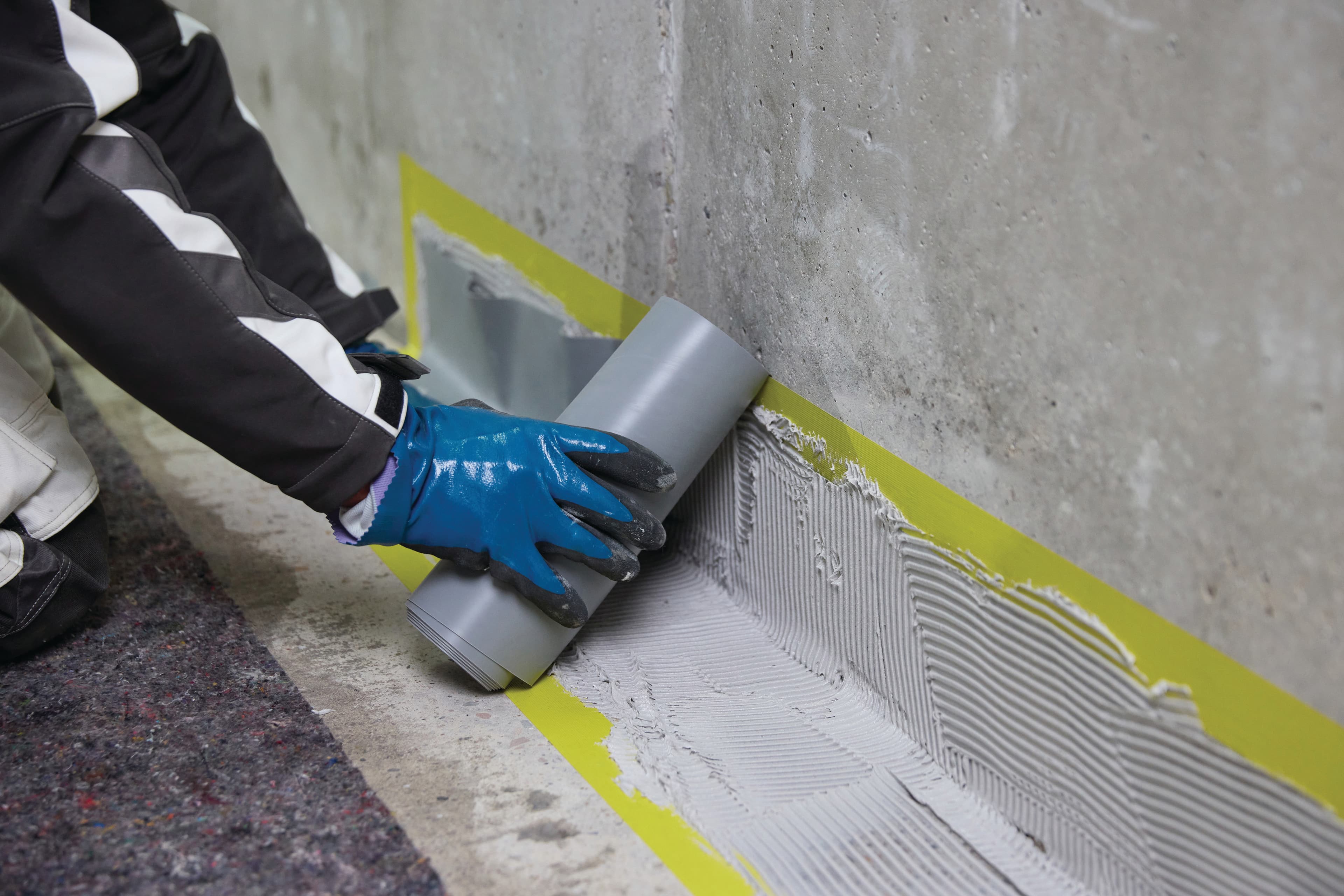 Adé Risse im Fundament: Bodenplatte abdichten in Oldenburg.