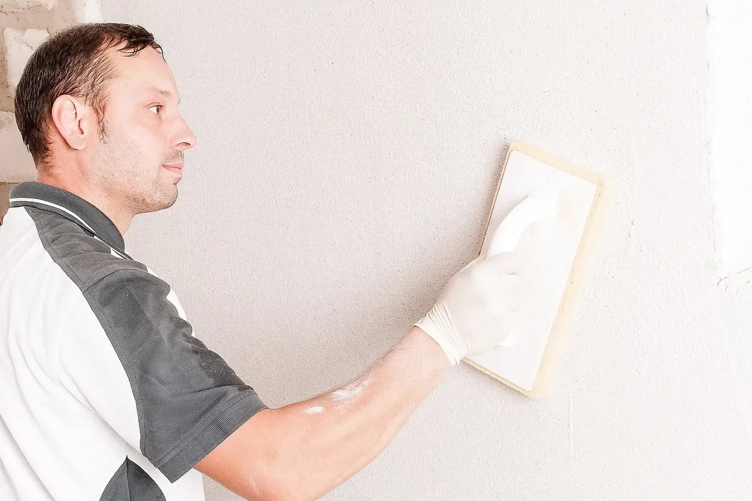 Schimmel und Feuchtigkeit im Haus professionell entfernen in Oldenburg