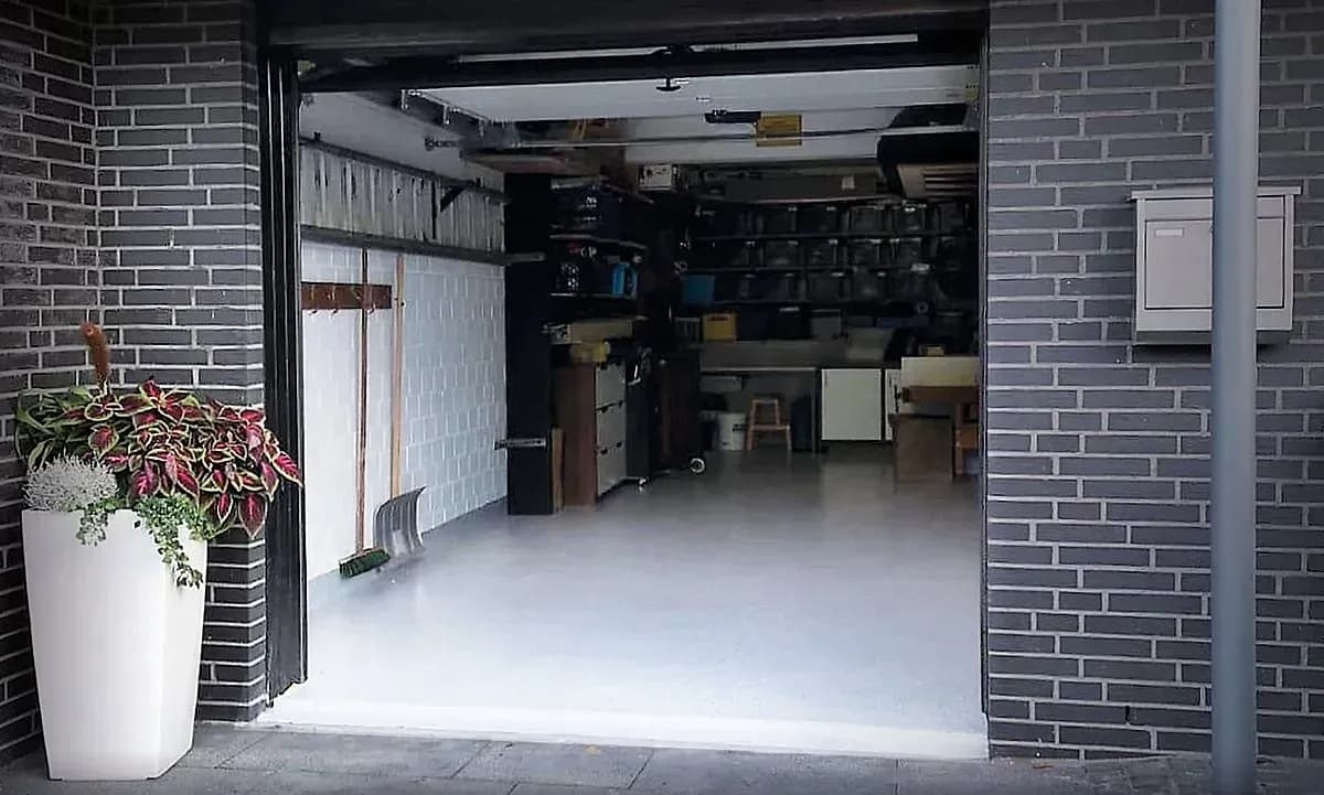 Feuchte Garagenwand und Böden abdichten in Oldenburg
